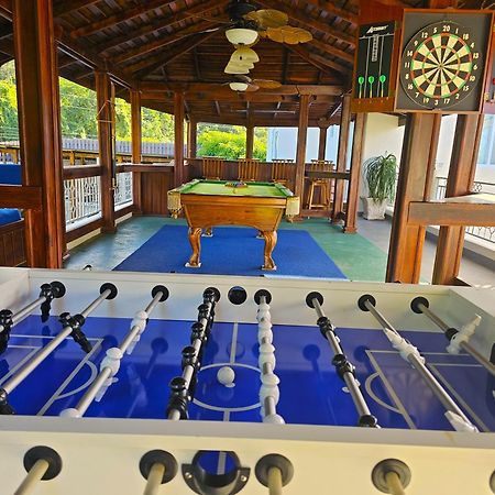 Mais Oui Villa Discovery Bay Exterior photo